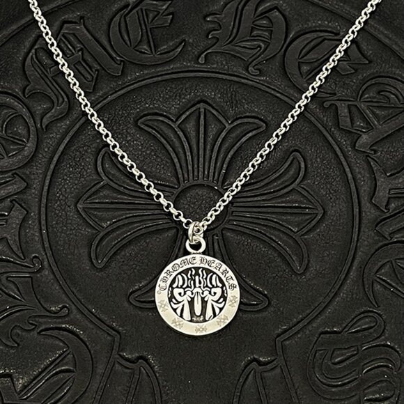 Crocodile Heart Holy Sword Round Cookie Pendant Necklace - Picture 3 of 4